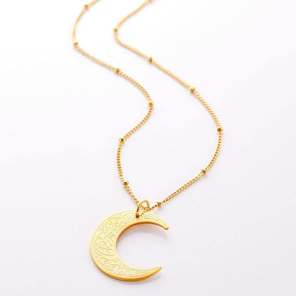 Women Lady Alloy Simple Design Sweet Moon Shaped Pendant Necklace Jewelry Gift